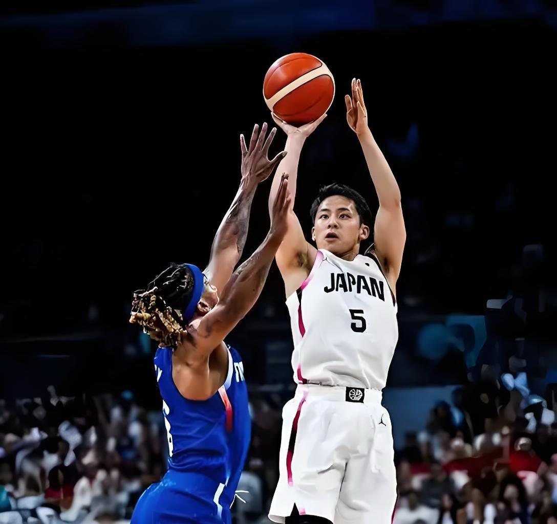 亚特兰大迎NBA常规赛关键赛，窗口期伤情更新，媒体盛赞，更衣室氛围转暖(亚特兰大足球比赛推迟原因)