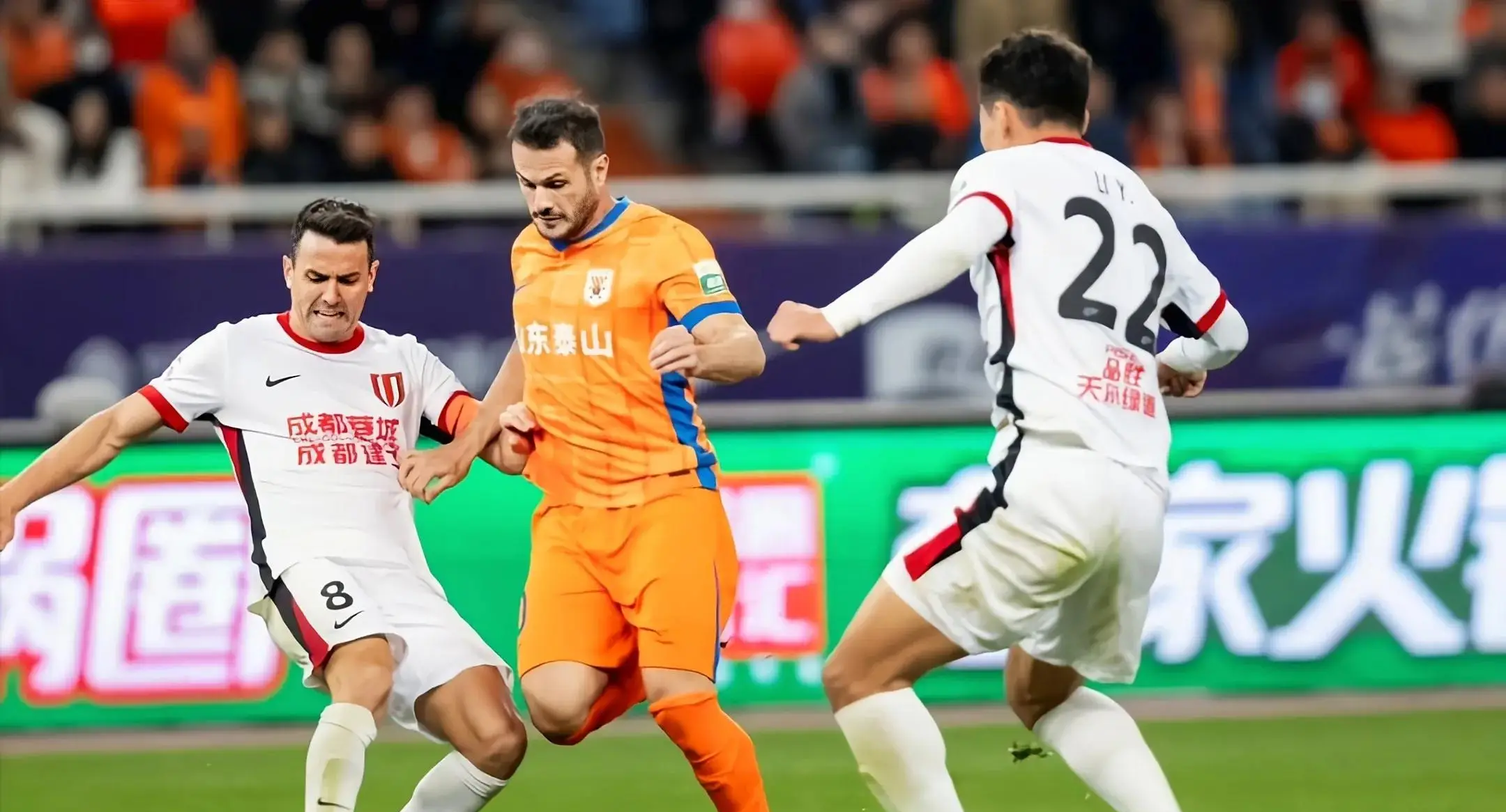 转会期社区盾焦点战，山东泰山再遭质疑，引发热议，阵容厚度经受考验的简单介绍